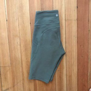 Lululemon | Invigorate Highrise Short 10"